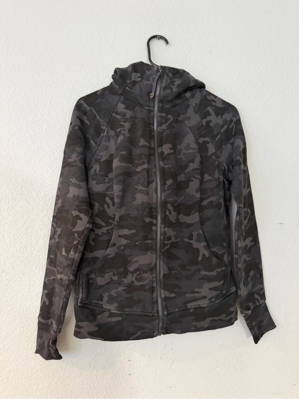 lululemon athletica Women's Black Gray Camo Zip Hoodie Jacket